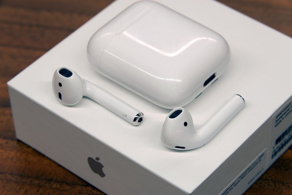 apple-airpods-wireless-earbuds